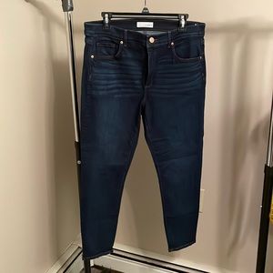 Mint condition like new loft jeans. Size 14. Skinny crop.
